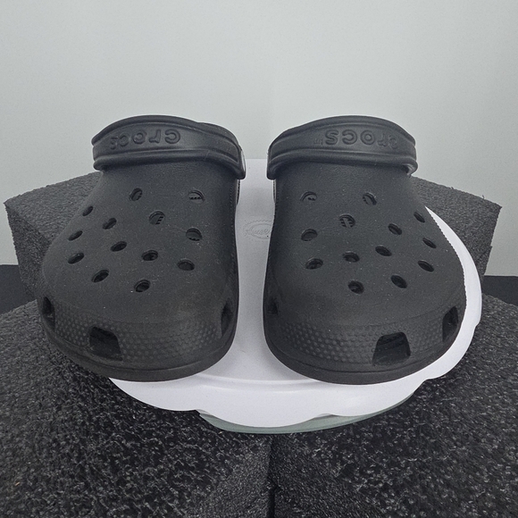 Crocs Classic Clogs Black Unisex Men's 6 Women's 8 Comfort Slip On Shoes - Picture 2 of 8